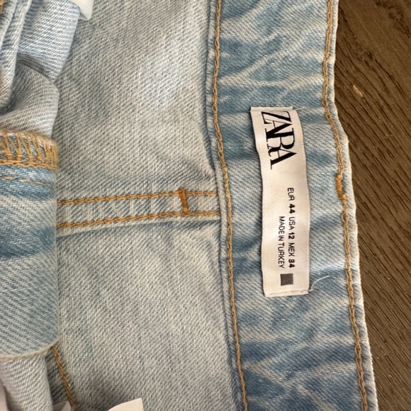 Zara distressed high rise denim shorts Size 12 - Picture 5 of 8